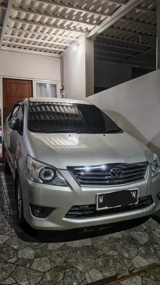 Low KM Kijang innova low km diesel 2012 matic automatic