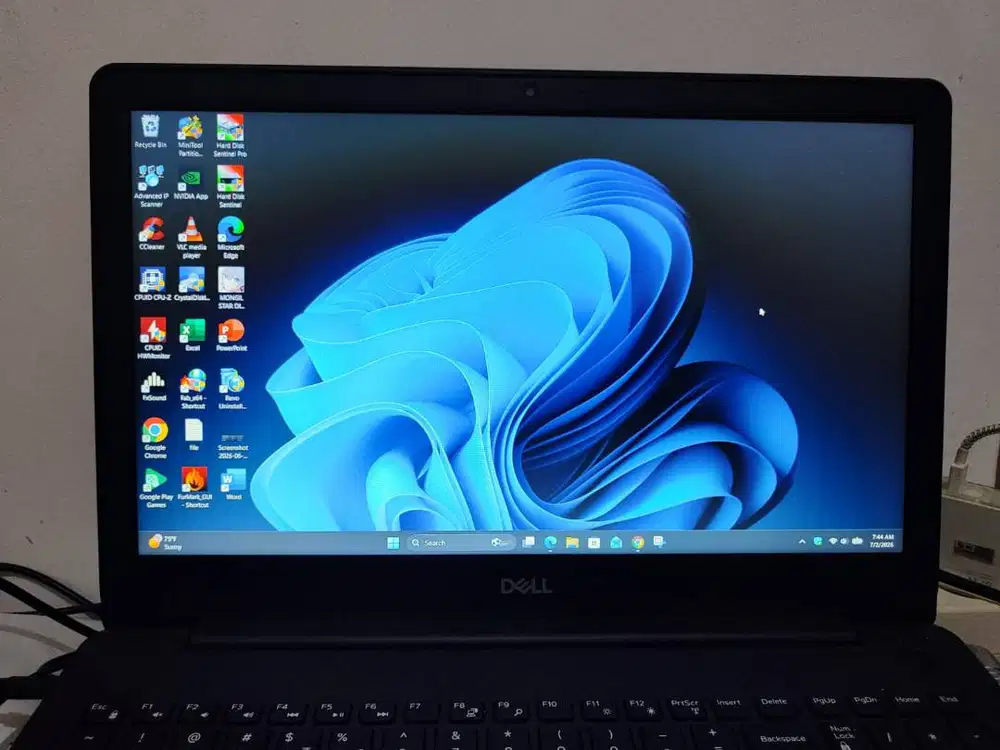 Laptop Dell Inspiron i5-Gen8/ RAM 8Gb/ SSD Nvme 512Gb/ VGA Nvidia 2Gb