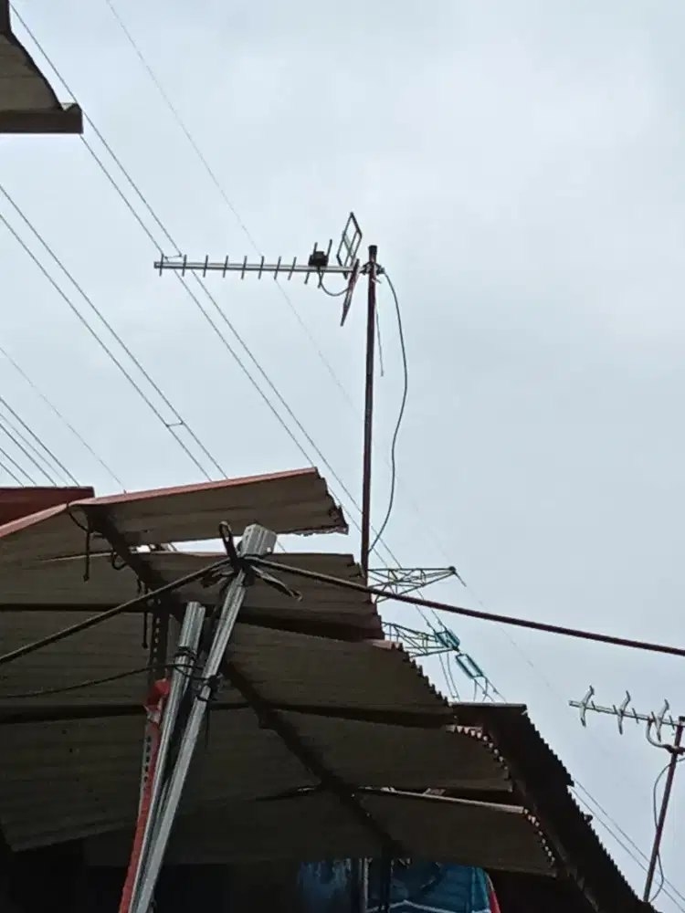 Tim pemasangan Antenna tv digital, kami jamin siaran muncul
