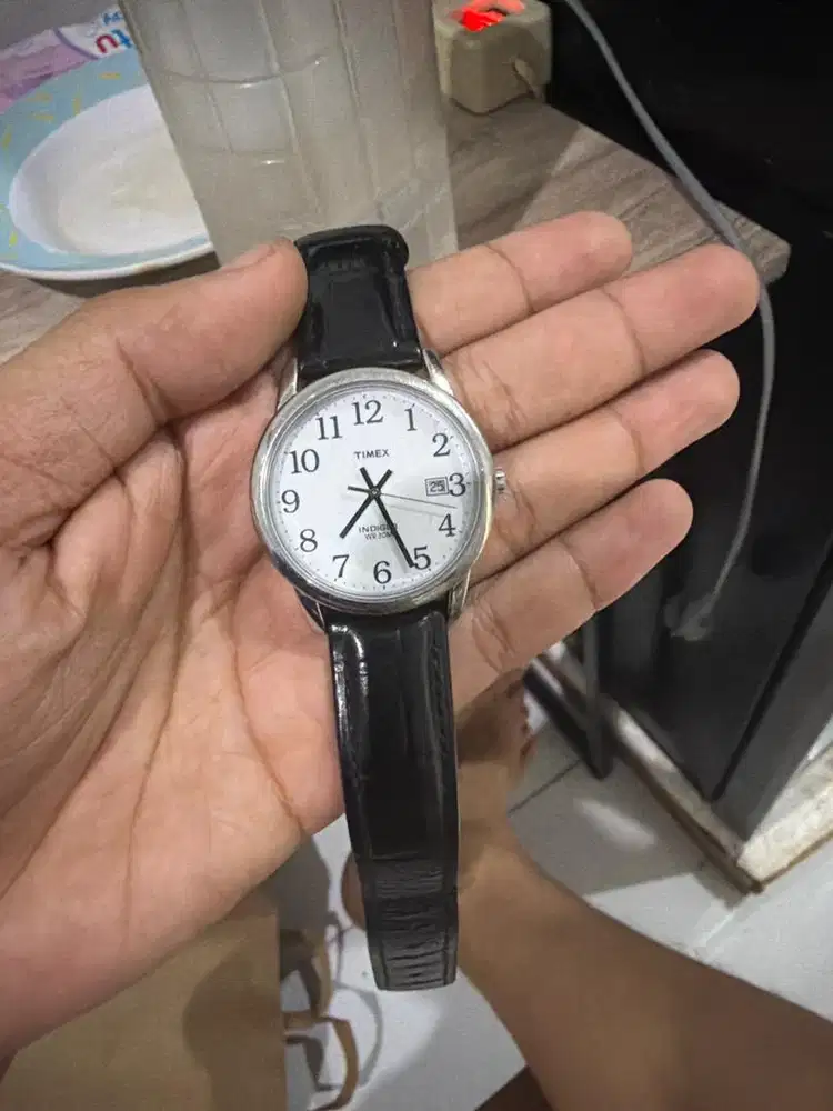 Timex Easy Reader T2H281 Indiglo White Dial Black Leather Strap