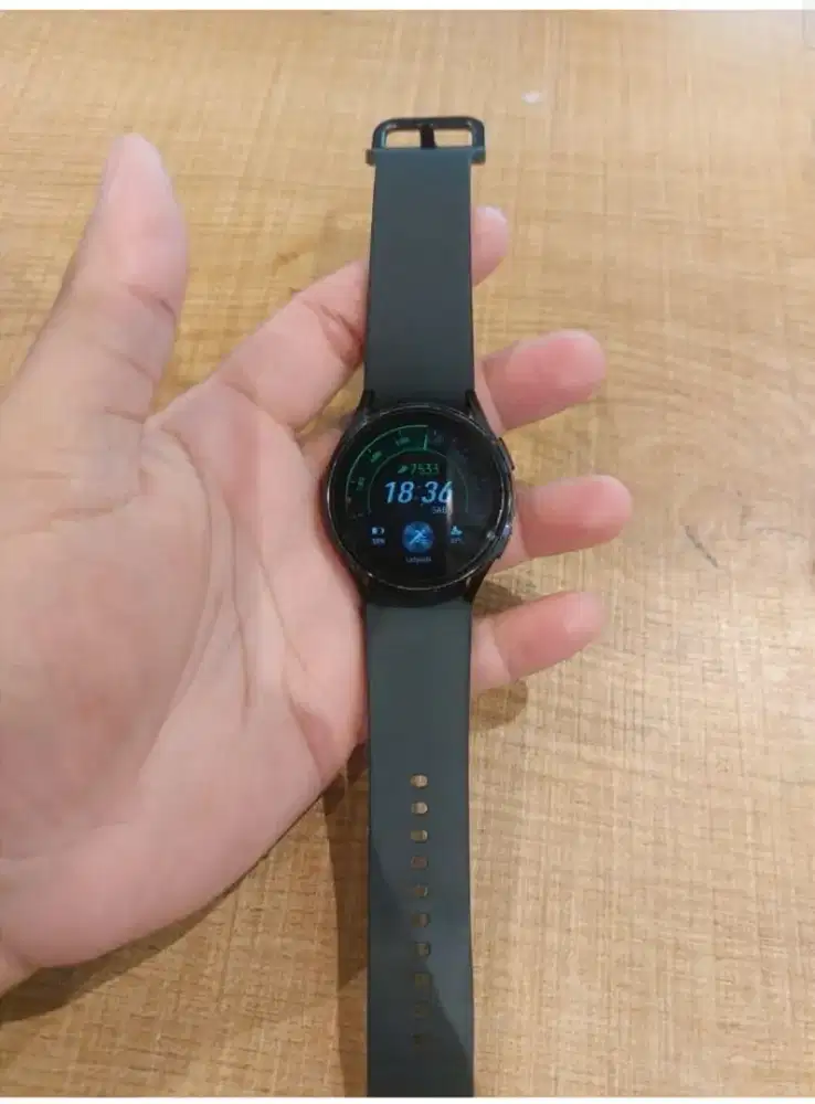 Dijual cepat smartwatch kesayangan, Samsung Galaxy Watch 4 ukuran 40mm