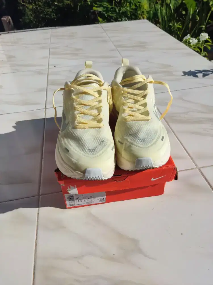 Sepatu Running/Lari NIKE VOMERO PLUS SIZE 44 INSOLE 28 CM