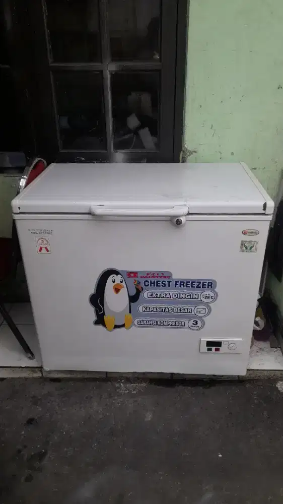 frezer BOX kapasitas 200 L