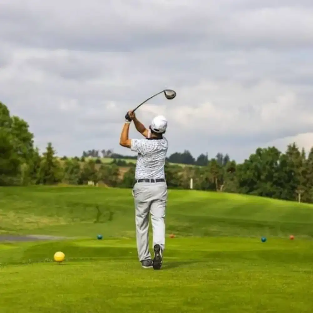 Mekanik toko golf bisa setir mobil