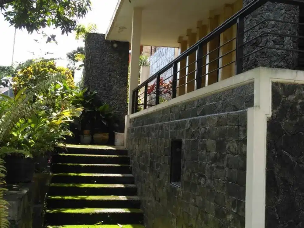 Jual cepat rumah komp parahyangan vila prv geger kalong bandung