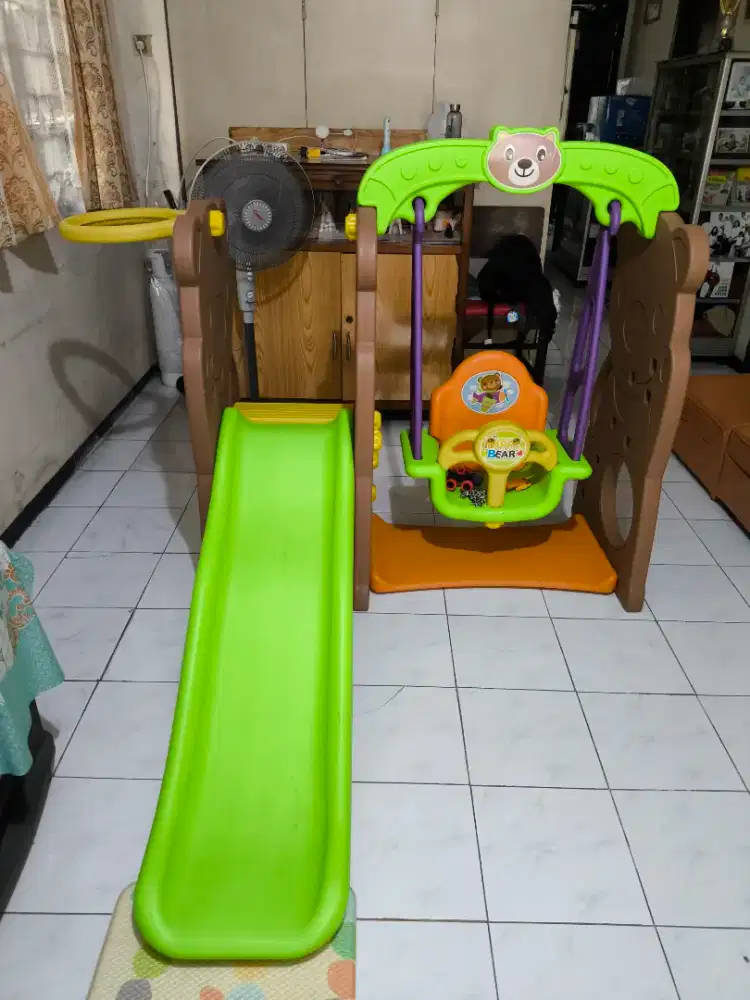 Tobebe slide and swing / prosotan dan ayunan