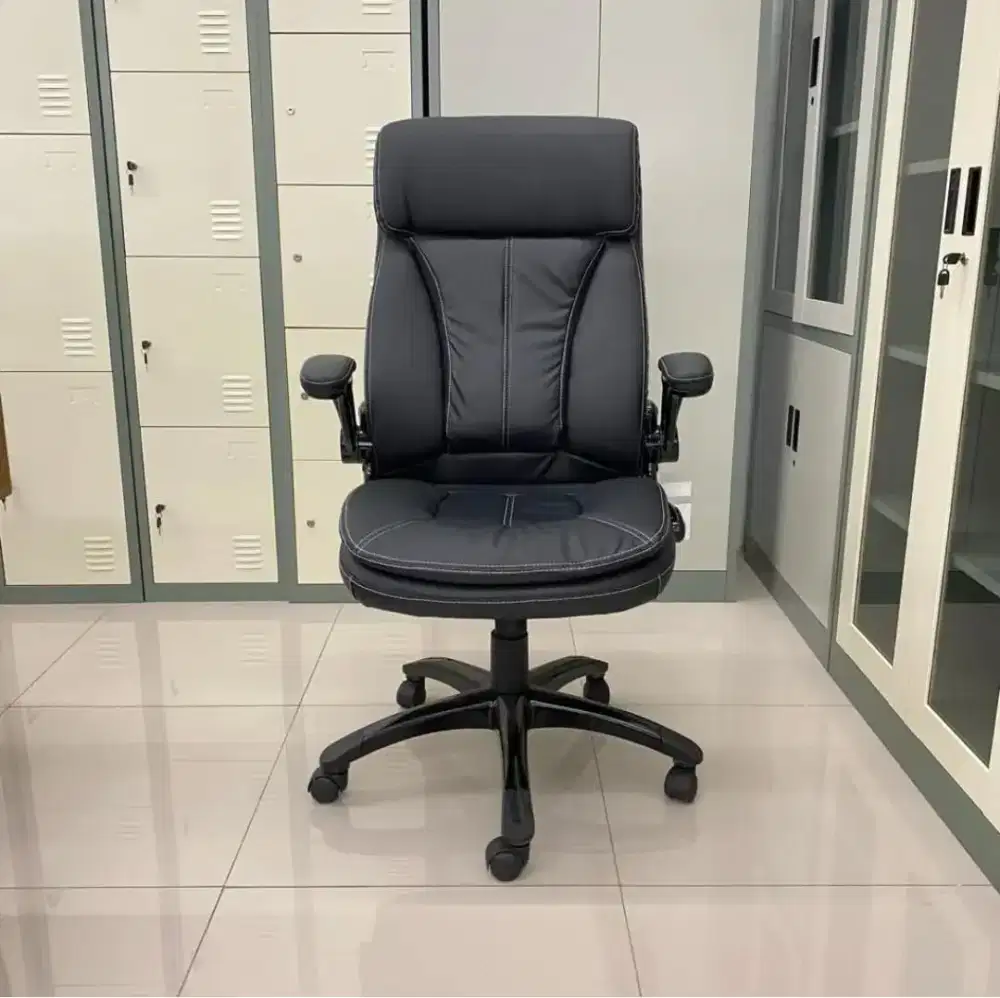 Kursi kantor sandaran tinggi kulit