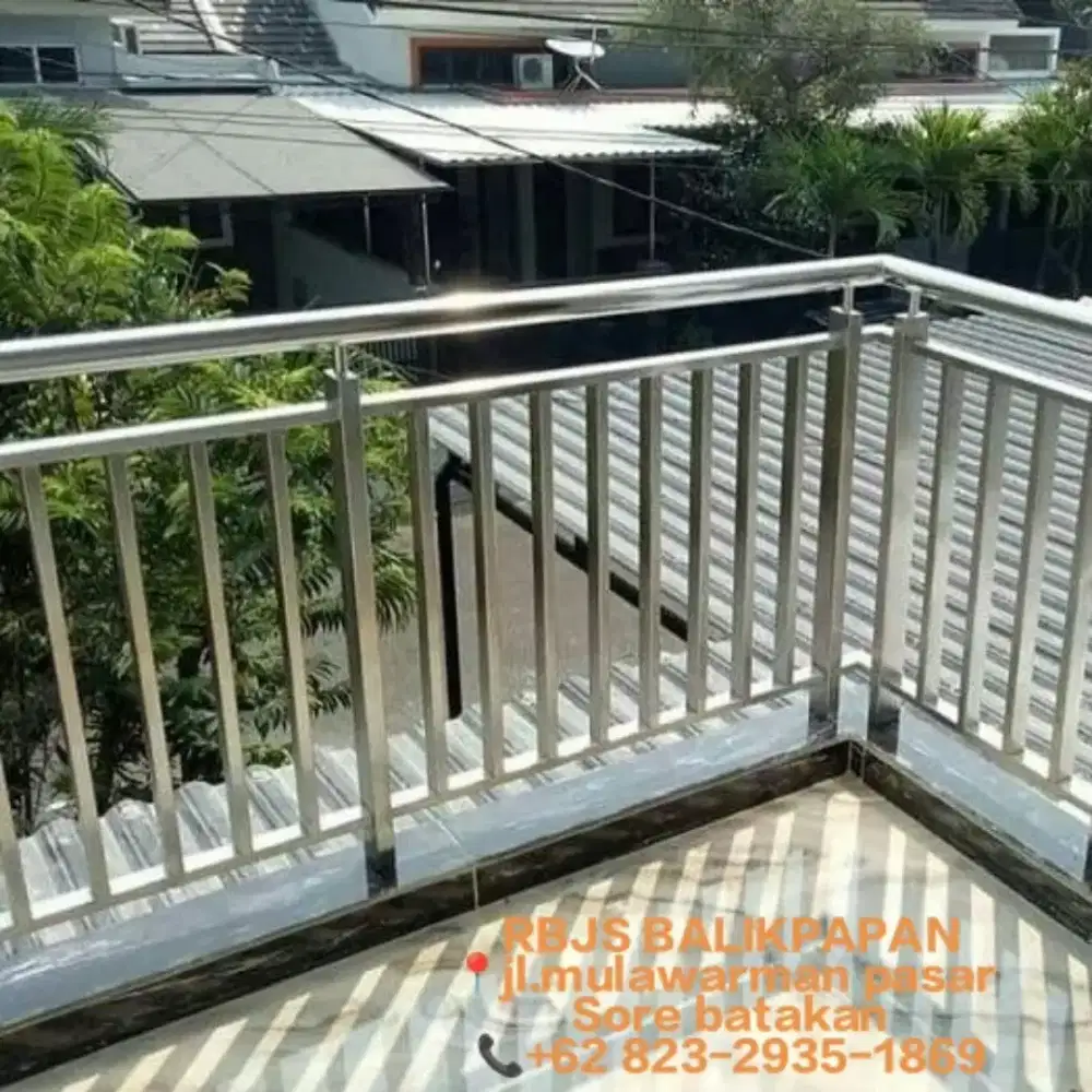 Pagar balkon kaca