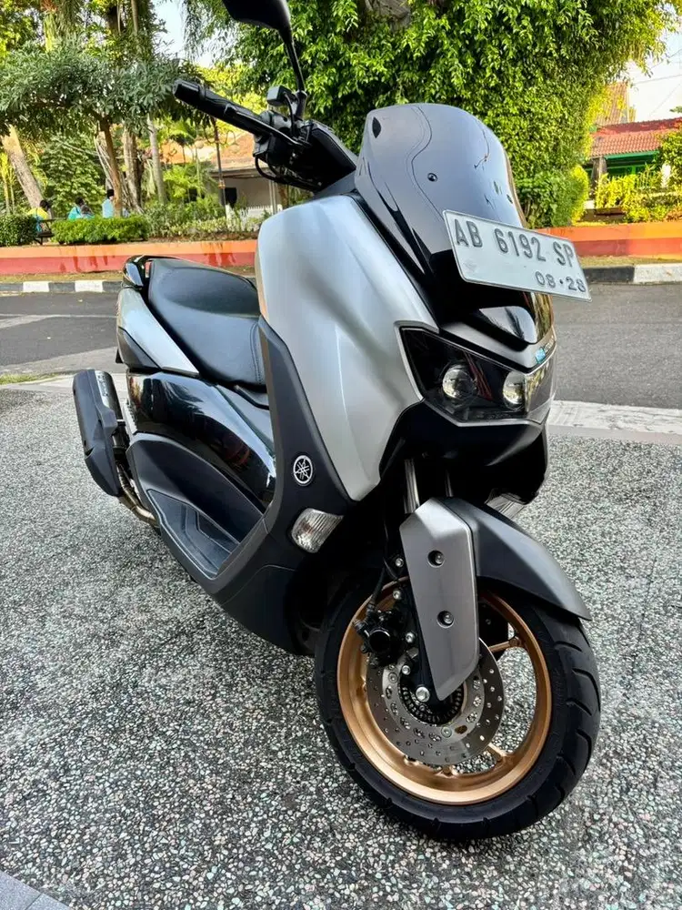 Dijual Nmax New 2021 pemakaian 2022 LOW KM ISTIMEWA BANYAK BONUS
