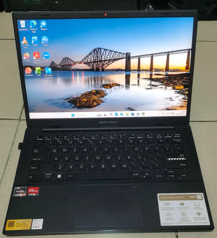 Asus Vivobook AMD Ryzen 5 7000 Series (umumnya tipe Ryzen 5 7520U)