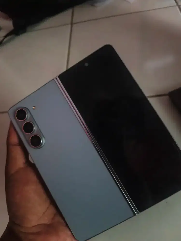 Zfold 5 12/512gb ex resmi minus kecil
