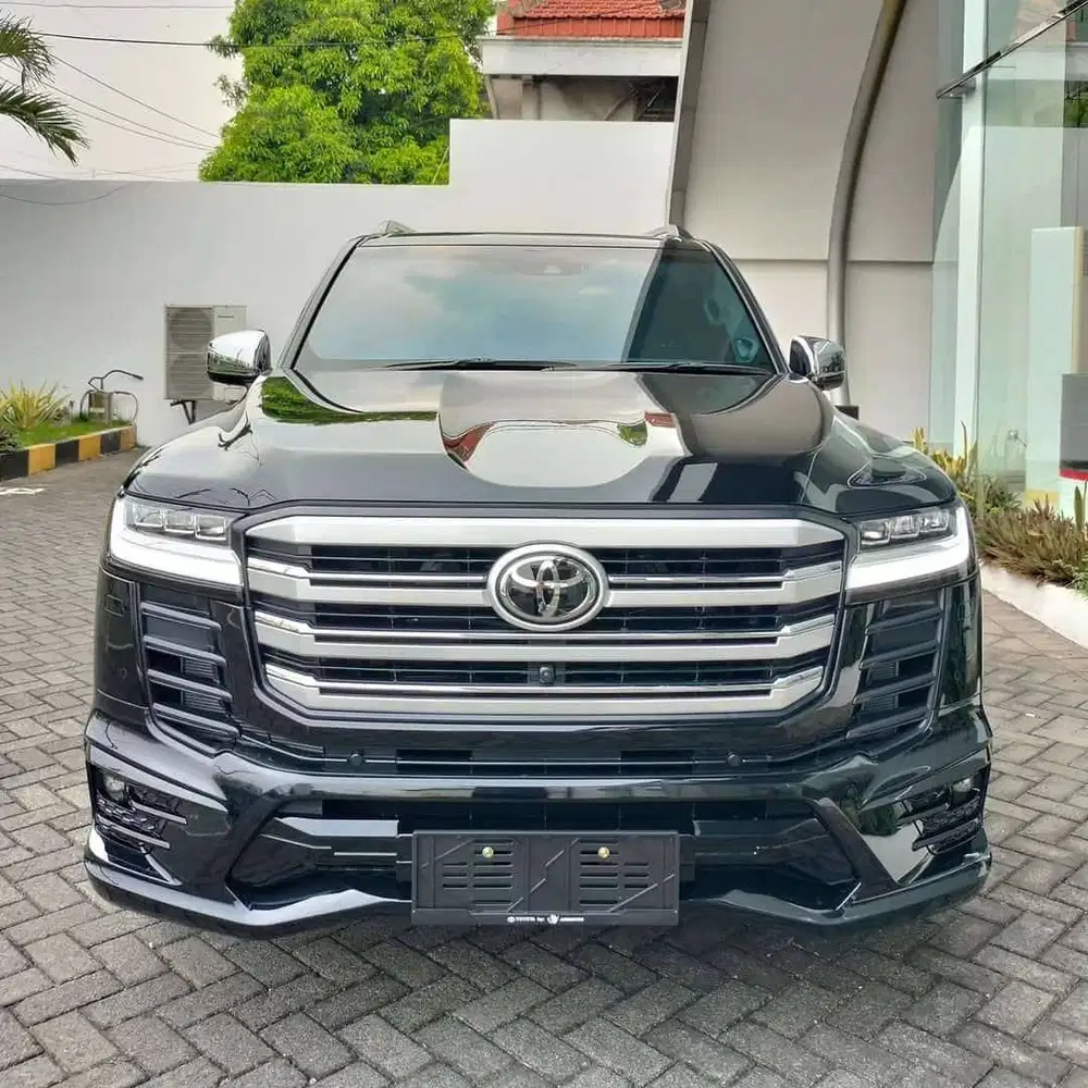 Toyota Land Cruiser VXR 4X4 A/T