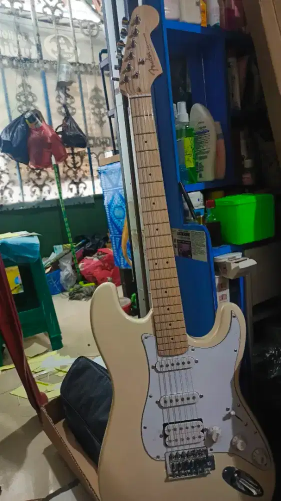 Jual cepat guitar model yngwie (neogoin)