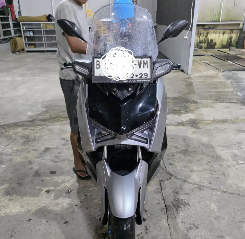 Di jual cepat XMAX 2024 perak