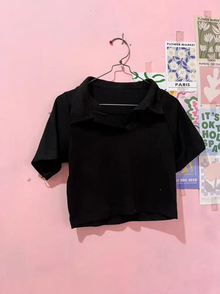 crop top polo hitam