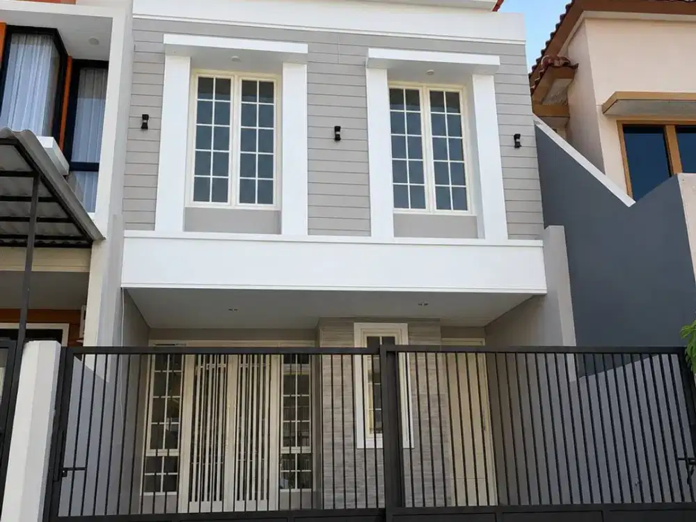 rumah di pantai mentari hadap timur row jalan 3 mobil