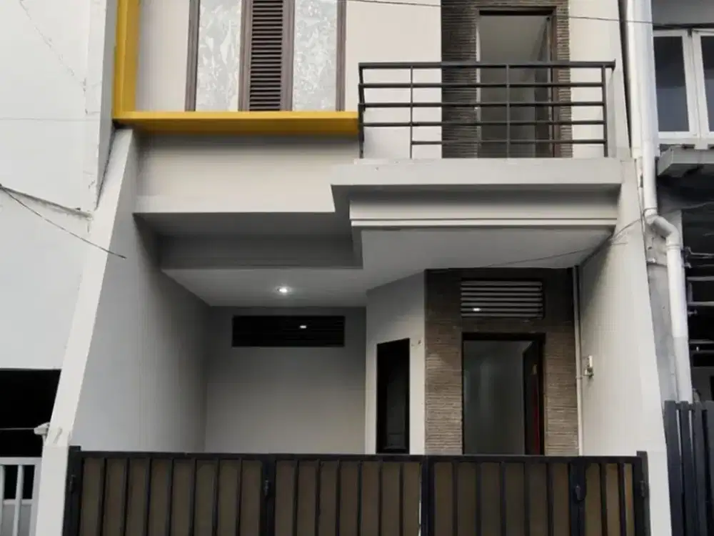 Rumah Siap Huni 2,5 Lantai di Tanjung Duren