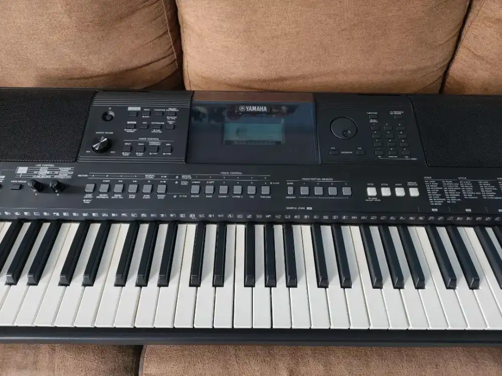 Keyboard YAMAHA PSR E-463 Mulus!!