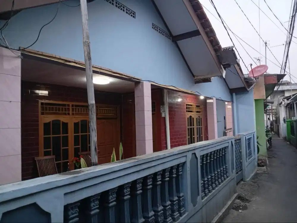 DIJUAL RUMAH SHM DI CIBUBUR - LOKASI STRATEGIS DEPAN PASAR CIBUBUR