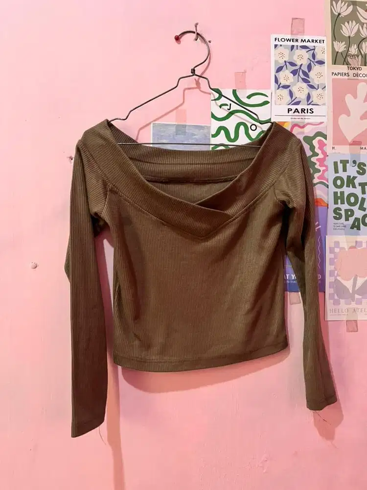 crop top lengan panjang
