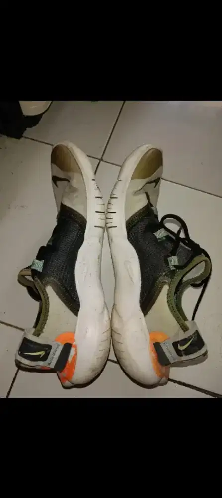 Dijual Sepatu Nike size 42 (size 41 masih aman kalau dipakai)