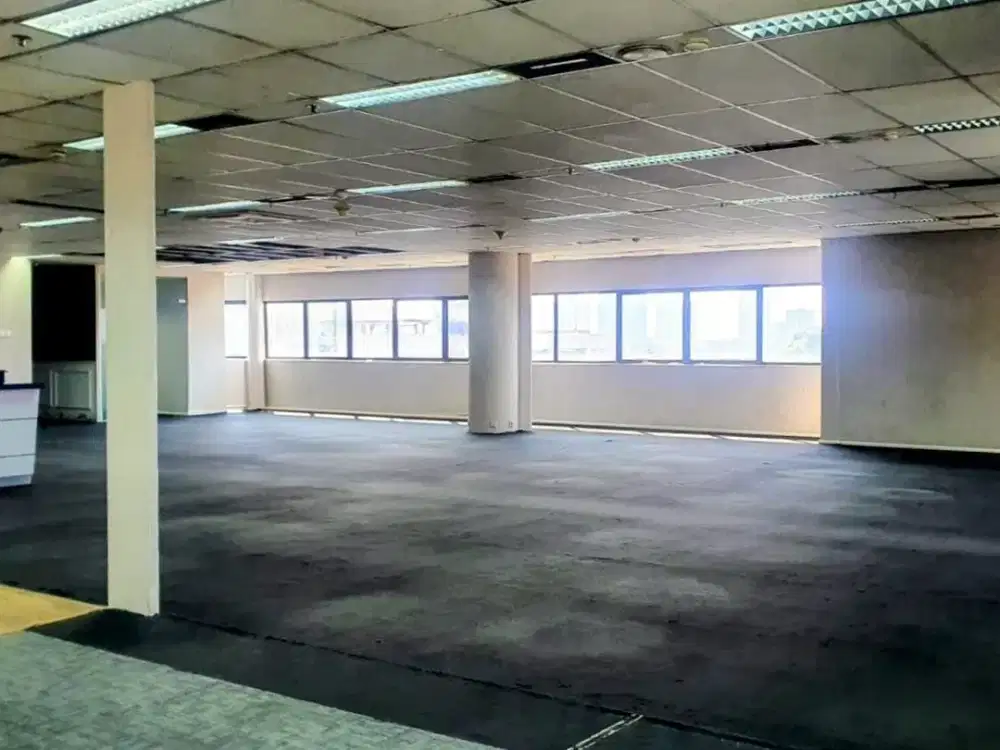 Office Space disewakan di gedung  Mampang Raya Jakarta Selatan, sangat strategis, Ramai, parkiran luas