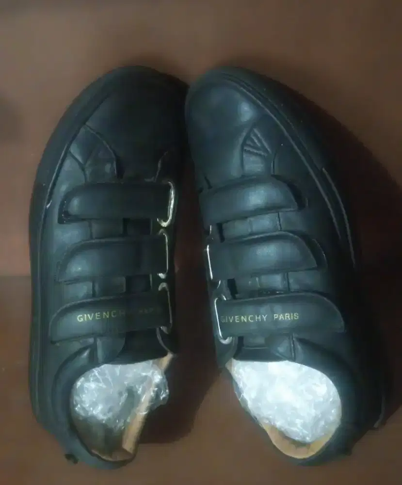 Givenchy paris urban street size 42 mulus sekali
