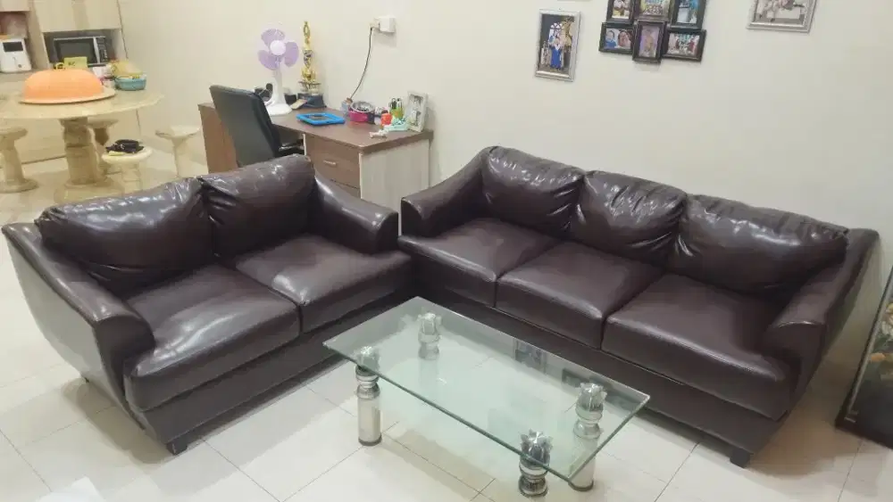 Sofa kulit bonus meja kaca