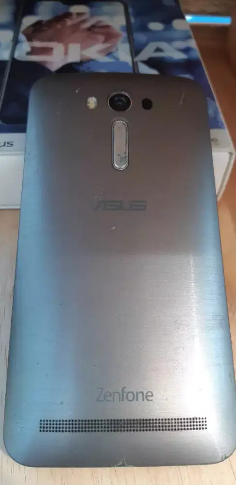 Asus Zenfone lasser 2