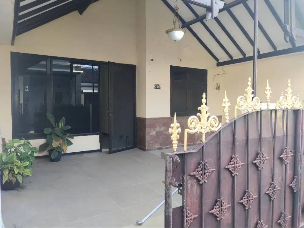 Rumah Kontrak Perumahan Semolowaru Elok