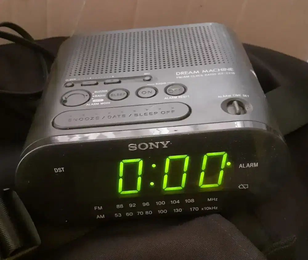 SONY radio digital dan jam digital
