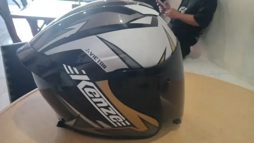 Di jual helm GHM kenze Asli