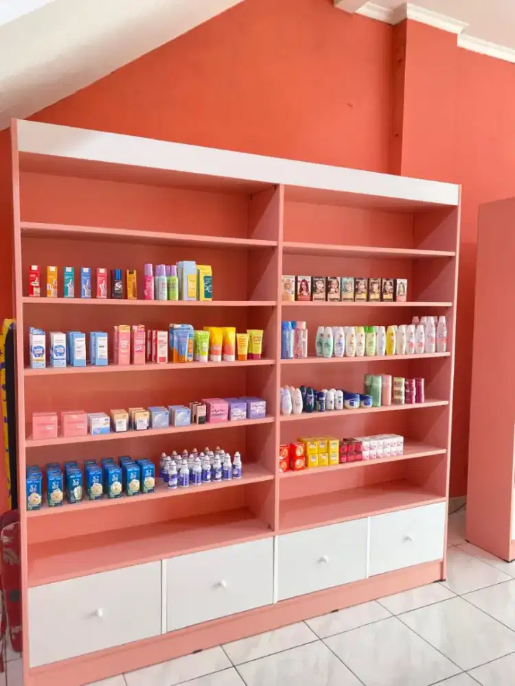 Rak Display Toko / Rak Kosmetik Minimalis – Kondisi Bagus, Siap Pakai