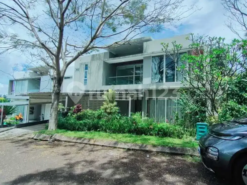 Rumah Villa 2 Lantai Sejuk Nyaman bisa untuk Liburan Dago Bandung