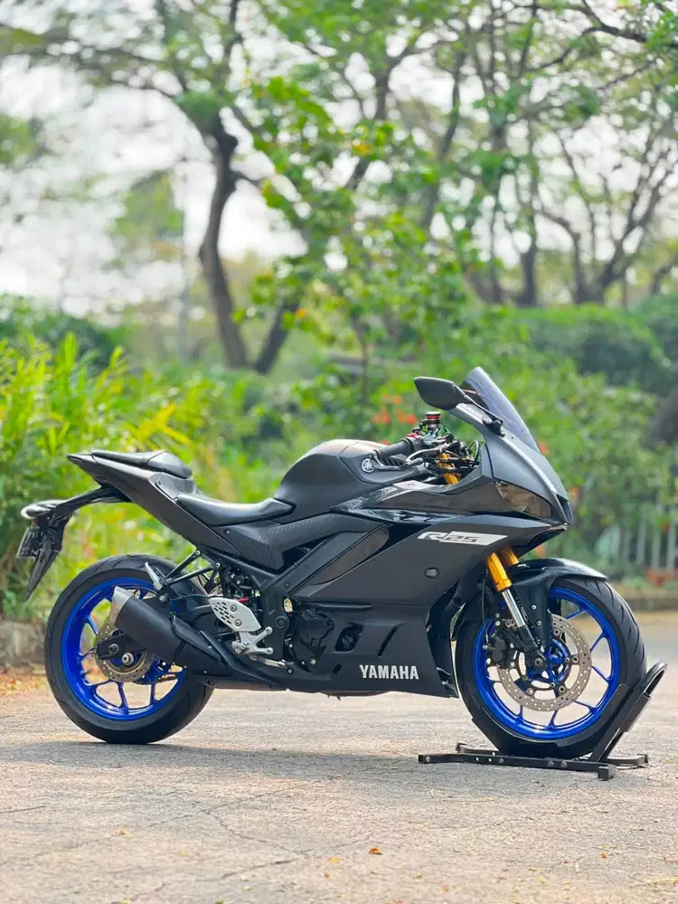 YAMAHA NEW R25 V2 HITAM 2019 KM LOW PAJAK ON SIAP GAS JAUH