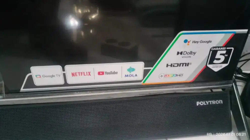 Polytron 43 inch Smart TV