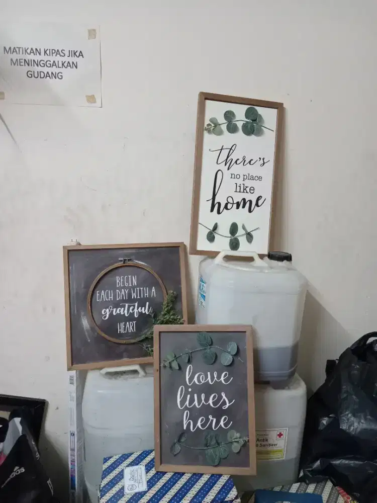 Pajangan dinding dirumah