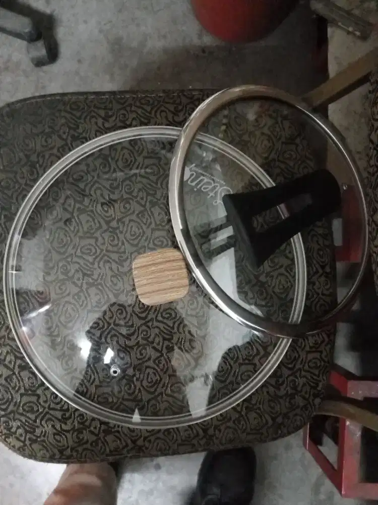 Tutup panci kaca