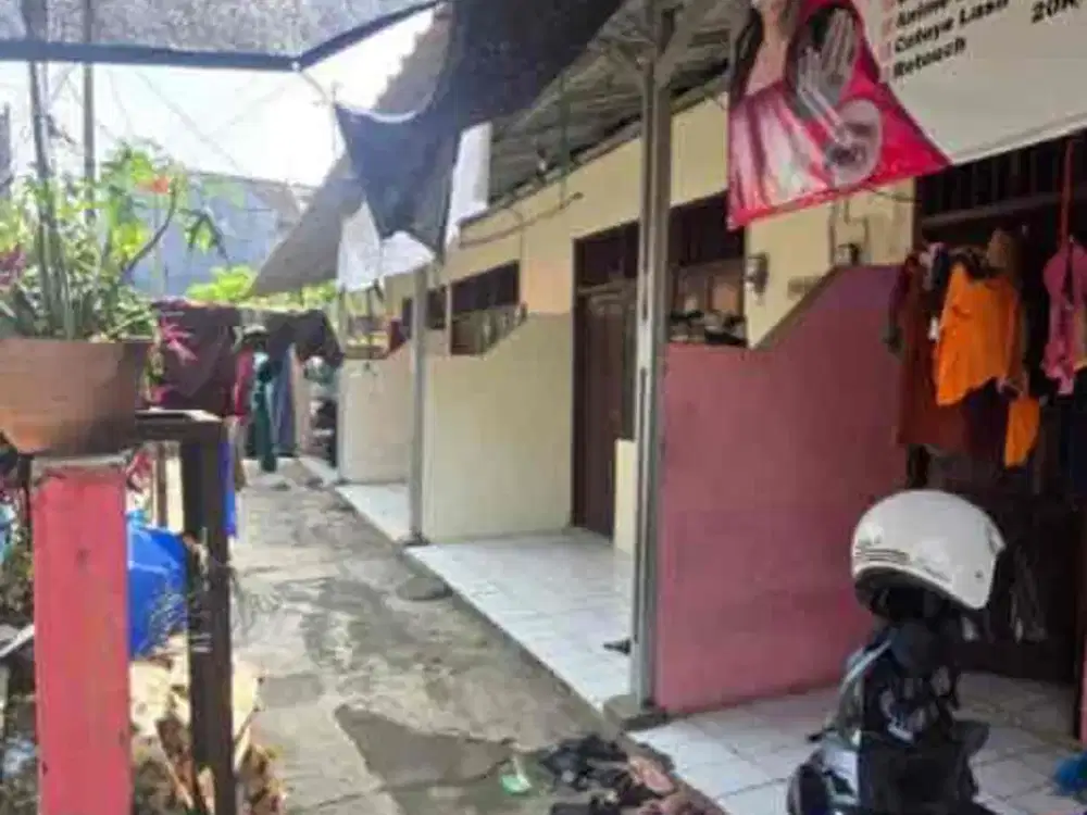 Dijual Rumah Kontrakan 7pintu lokasi strategis dekat tol Bekasi Barat