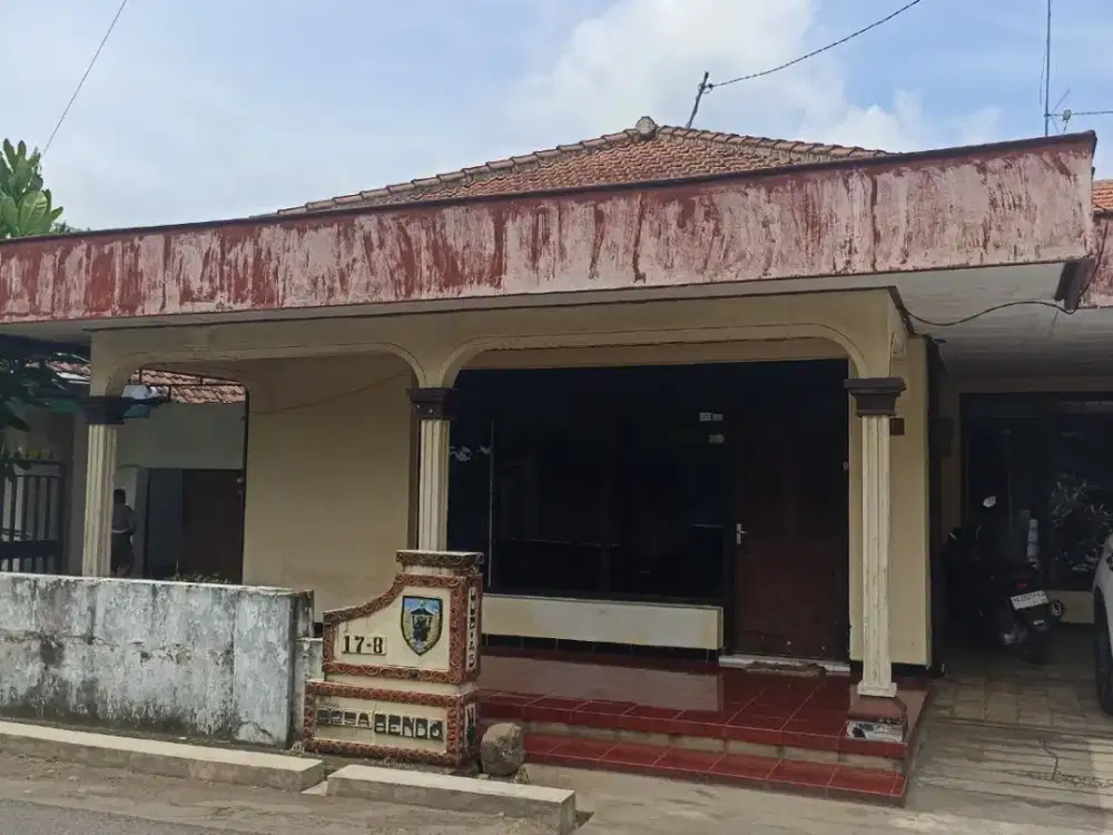 Investasi terbaik!! Dijual Murah Rumah Kos Aktif 10 kamar Dekat STIKES PAMENANG Pare Kediri