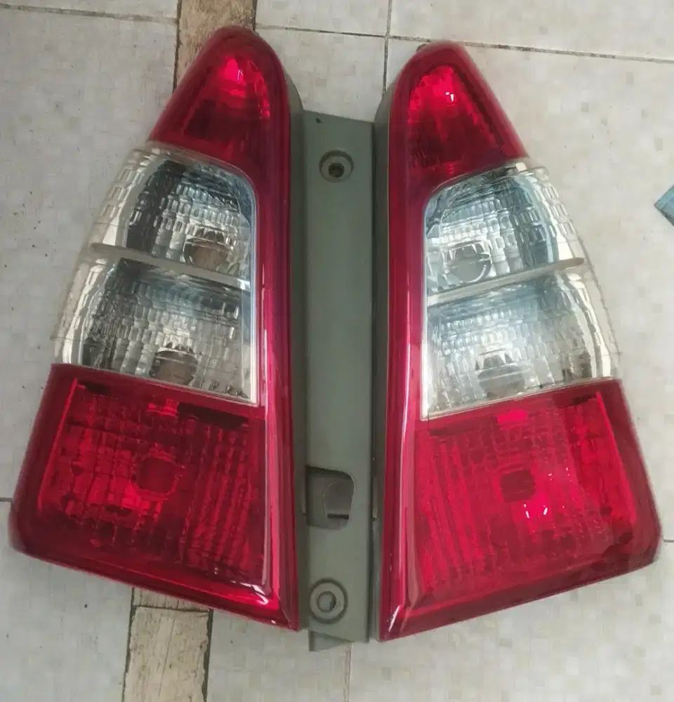 Stoplamp Innova 2012-1015 SEPASANG