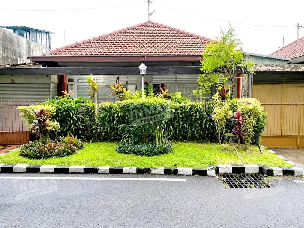 Rumah 2 Lantai 3 Kamar Tengah Kota Malang, Dekat Mog & Pasar Oro-Oro Dowo