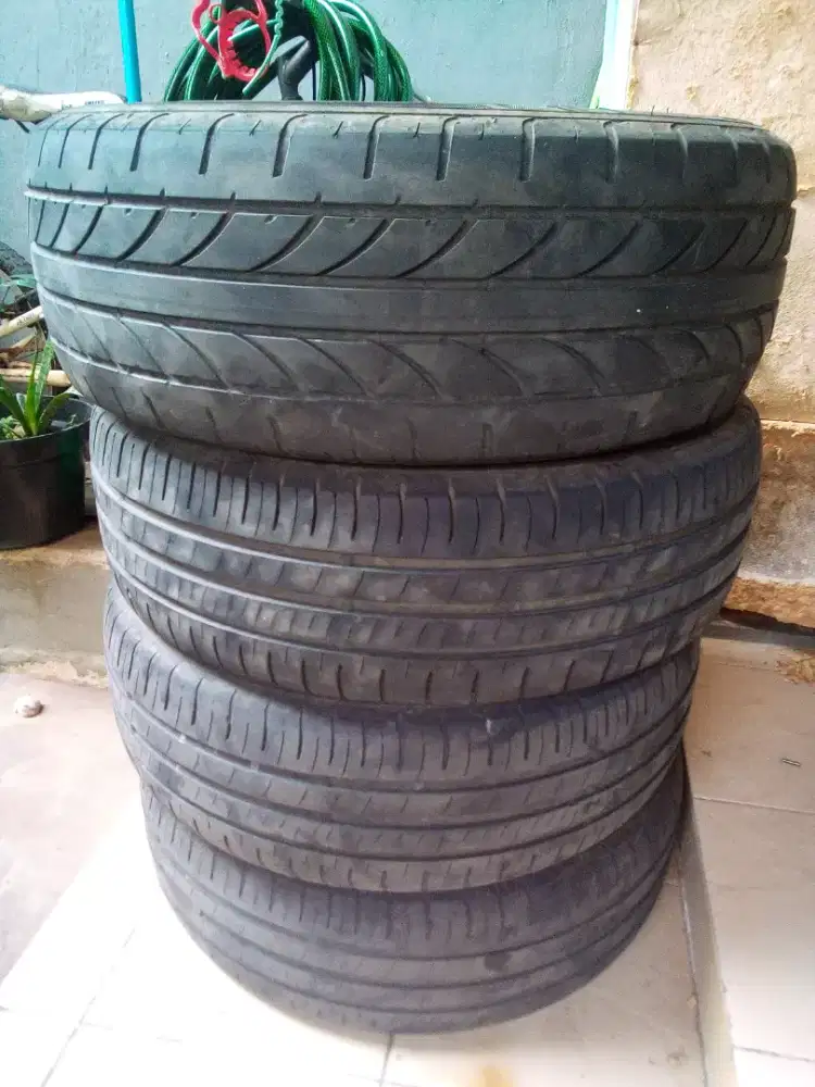Ban Mobil Ring 16