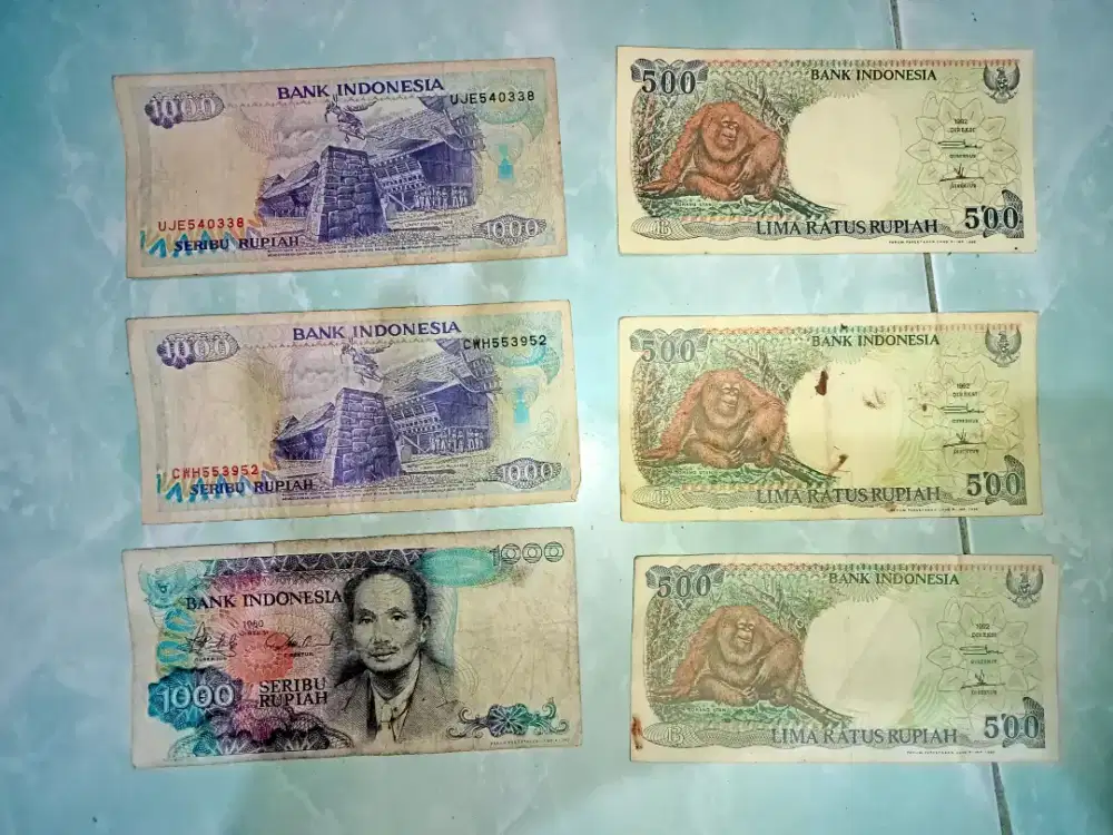 Uang kertas lama pecahan 500 dan 1000