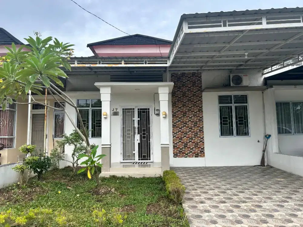 Disewakan rumah di sympony sudirmqn
