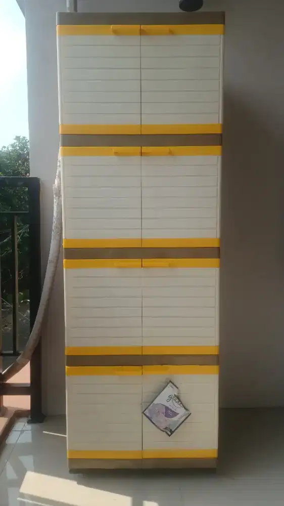 Lemari / Rak pakaian 2 pintu empat tingkat