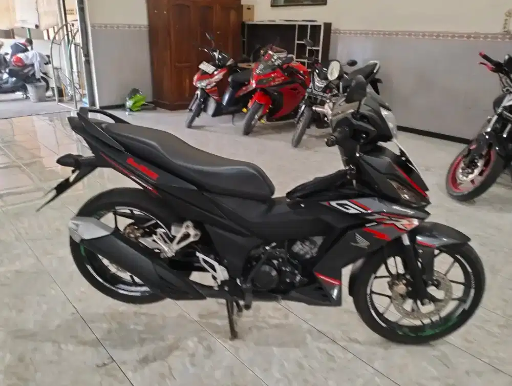Honda Supra GTR 150 istimewa
