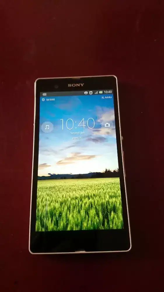Sony Experia Z putih mulus