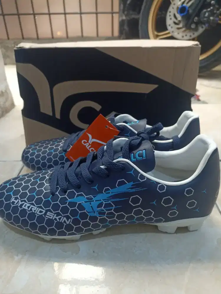 New Sepatu Bola Original Calci Sz 41/42(27,5cm)
