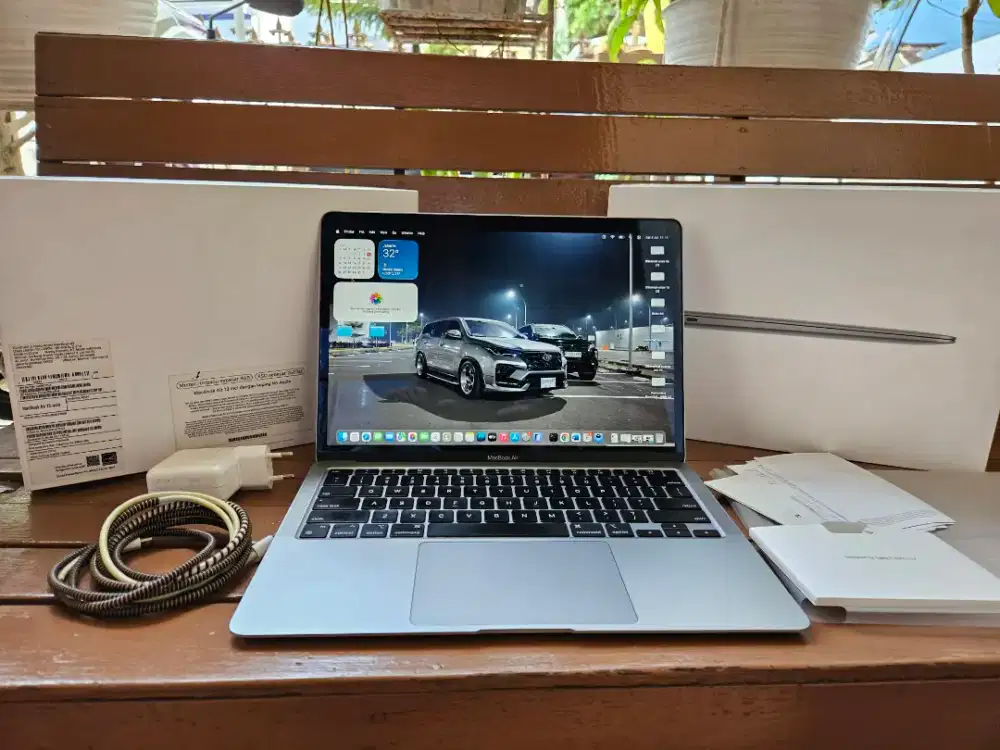 Macbook Air M1 8/256GB iBox Fullset Resmi
